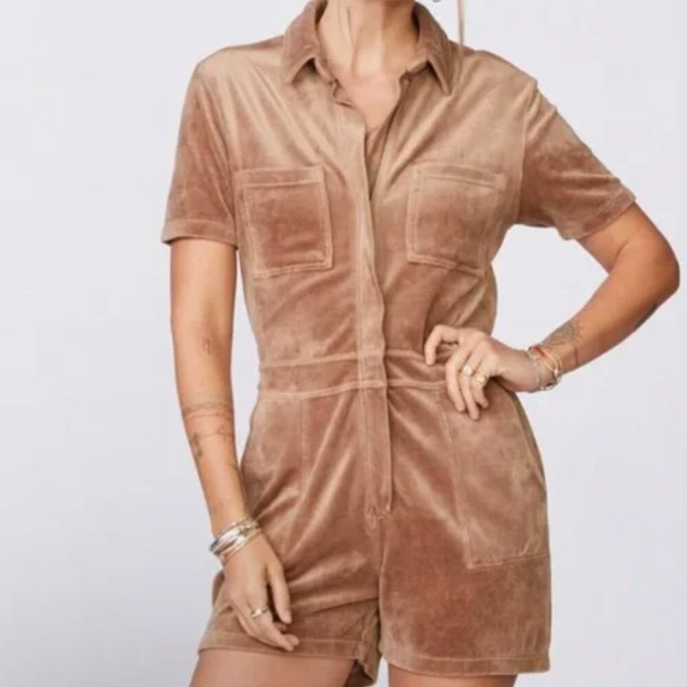 NWT Monrow Women's size XS terry cloth velour romper tan brown collared short